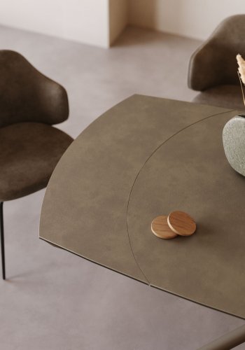 KAVE HOME Yodalia spisebord, med uttrekk - brunt porselen og stl (130(190)x100)