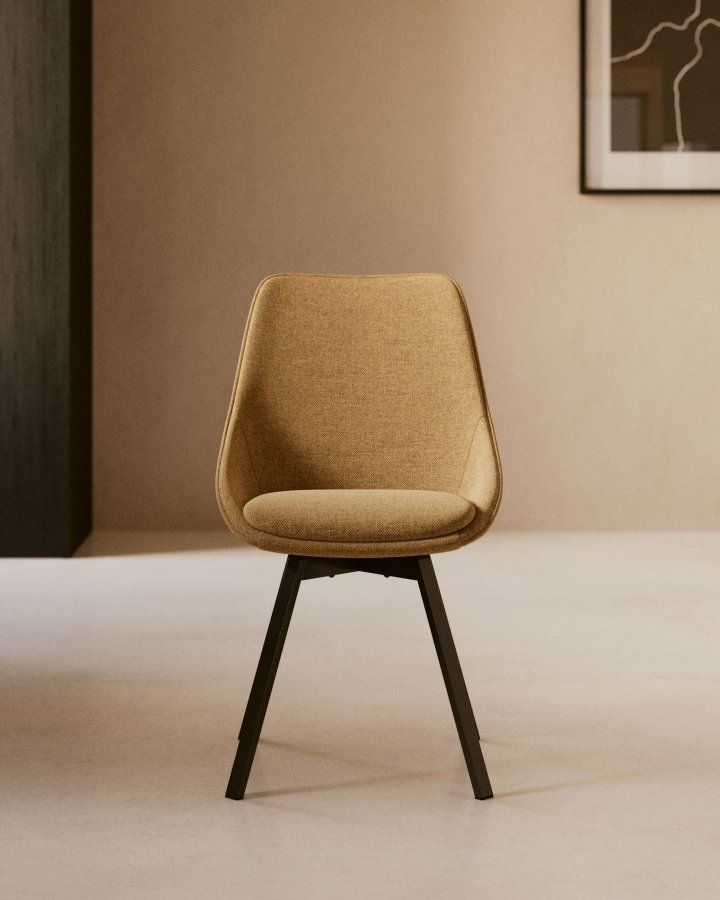 KAVE HOME Haston spisestol med armlener - sennepsgult stoff og metall med kryssfiner