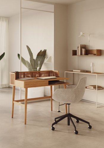 KAVE HOME Tissiana skrivebordsstol, med armlener, hjul, justerbar hyde - beige stoff og aluminium