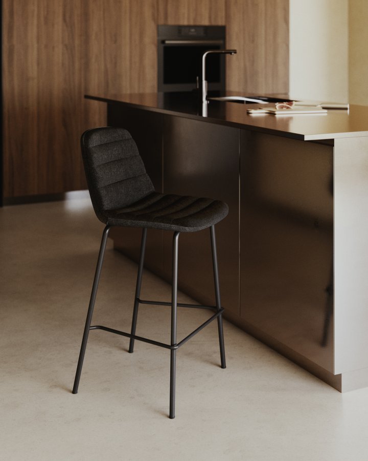 KAVE HOME Zunilda barkrakk, med ryggsttte og fotsttte - svart chenille og matt sort stl (H:65cm)