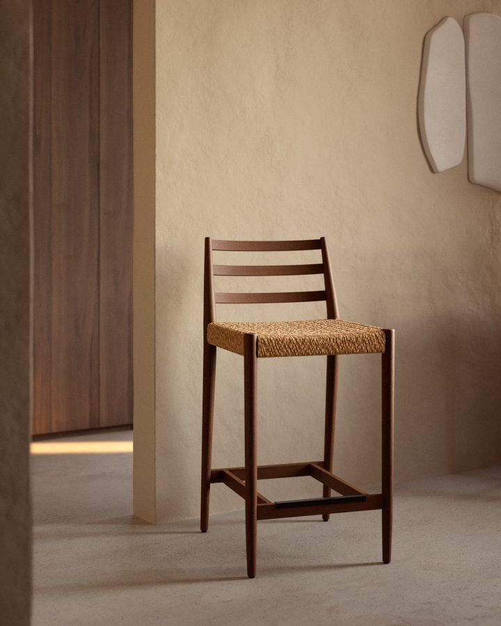 KAVE HOME Analy barstol, m. rygl�n og fodst�tte - natur papirsnor og valn�ddefarvet egetr� (70cm)