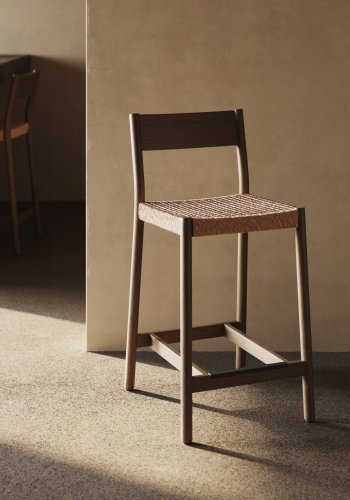 KAVE HOME Yalia utendrs barkrakk, m ryggsttte og fotsttte - eik i tau og valntt (65cm)