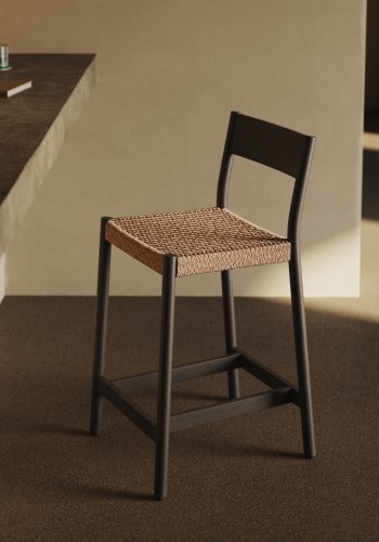 KAVE HOME Yalia barkrakk, med ryggsttte og fotsttte - tau og svart eik (65cm)