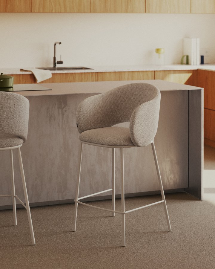 KAVE HOME Maina krakk i beige chenille og stlben i beige utfrelse, FSC Mix Credit, 65 cm