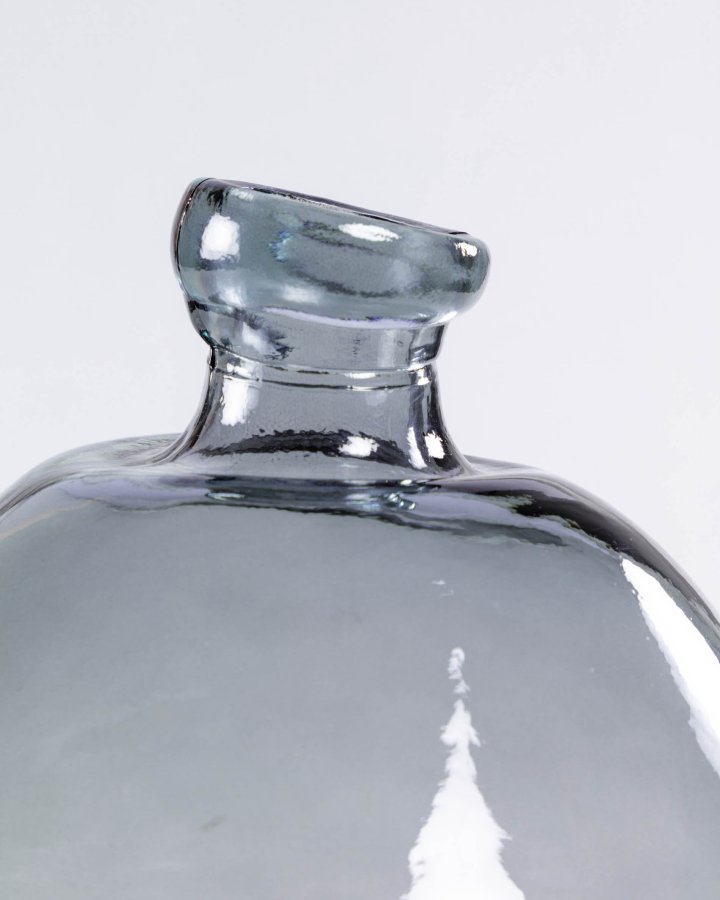 KAVE HOME Brenna-vase i 100 % resirkulert bltt glass, 33 cm