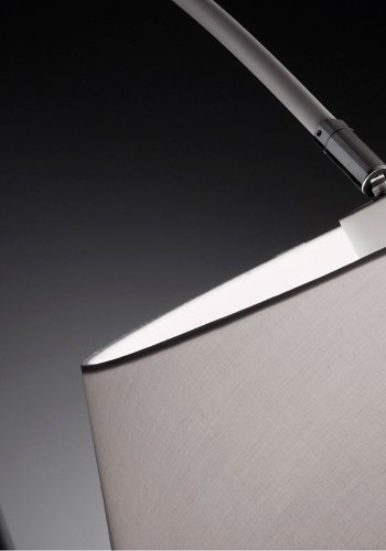 KAVE HOME Lee gulvlampe - hvit metall/marmor/stoff