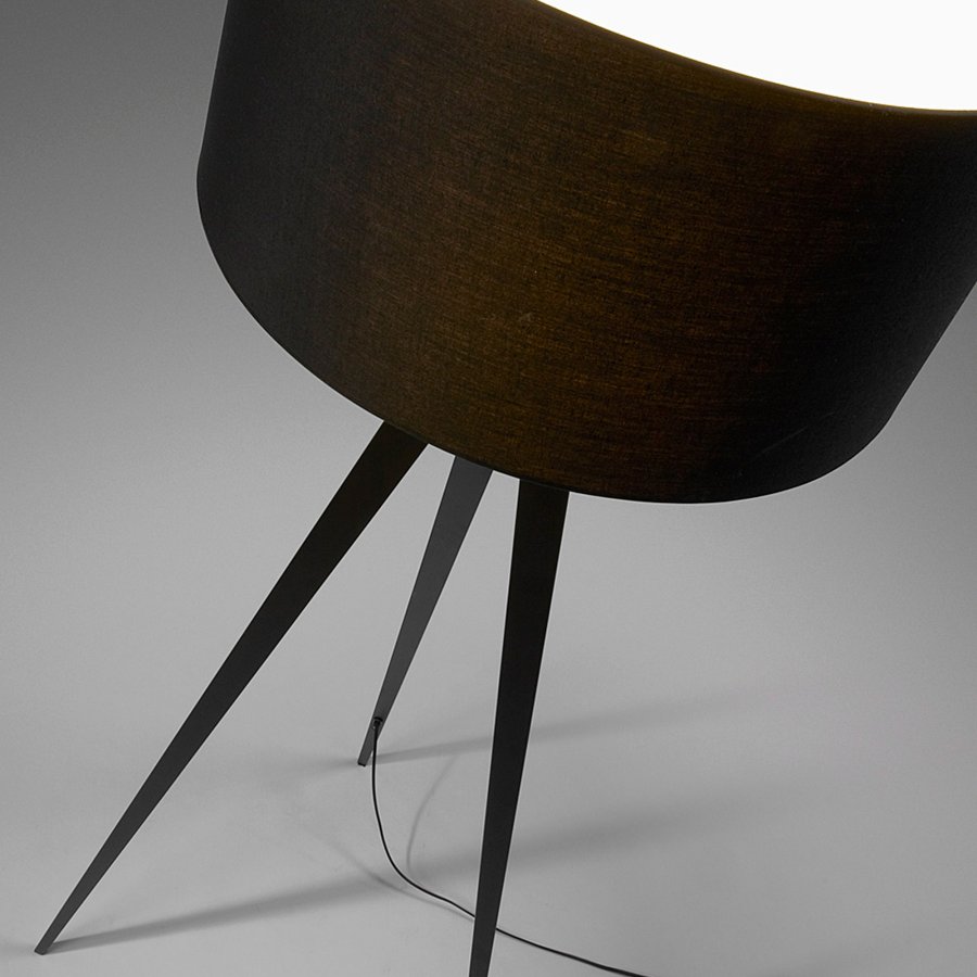 KAVE HOME Uzagi gulvlampe - svart metall/stoff 