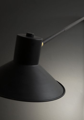 KAVE HOME Aria vegglampe i stl med sort finish