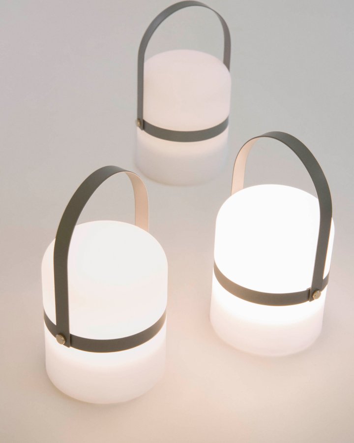 KAVE HOME Ridley mini LED-bordlampe i bl polyetylen