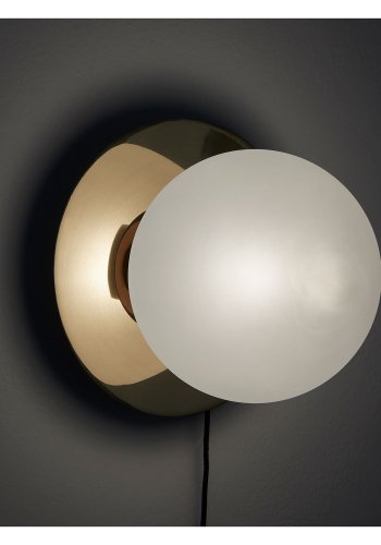 KAVE HOME Manz vegglampe - frostet glass og messingmetall 