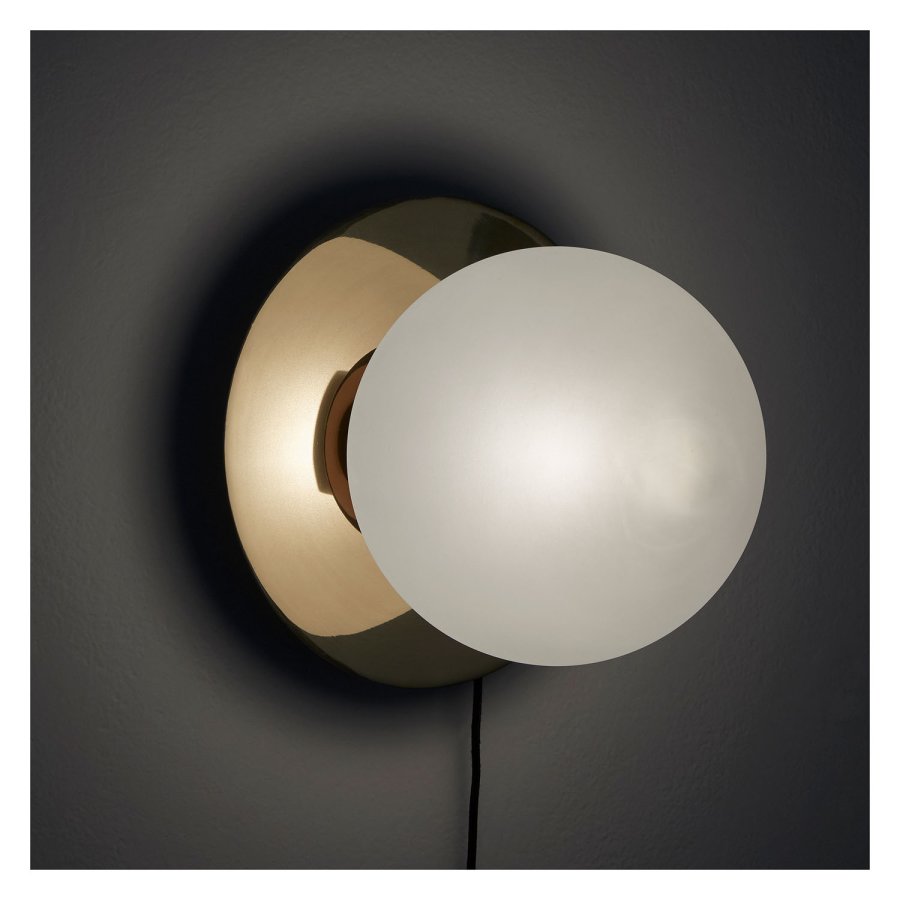 KAVE HOME Manz vegglampe - frostet glass og messingmetall 