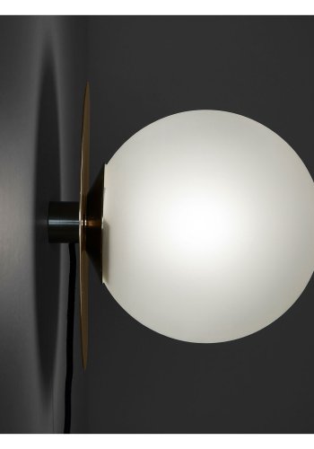 KAVE HOME Manz vegglampe - frostet glass og messingmetall 