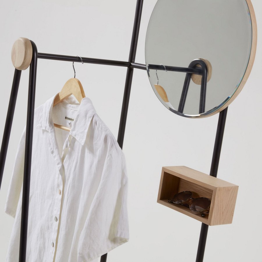 KAVE HOME Nostalgisk garderobestativ - natur/svart ask finer/metall, m. rundt speil og hyller