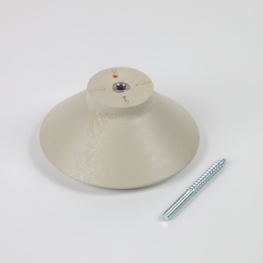 KAVE HOME Sett med 3 Nadua kleshengere i heltre med en naturlig beige bkefinish.