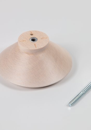 KAVE HOME Sett med 3 Nadua kleshengere i heltre med naturlig bkefinish.