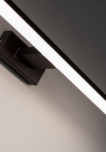 KAVE HOME Vissia stor vegglampe - sort plast og stl