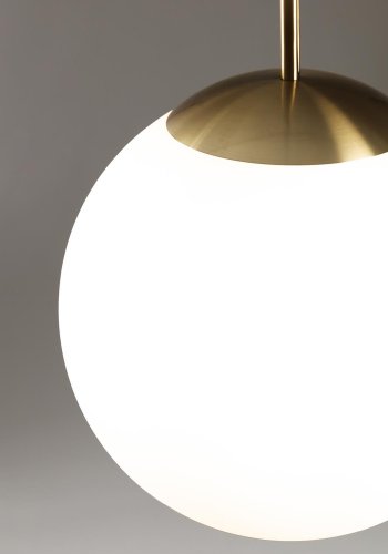 KAVE HOME Mahala loftlampe - hvid glas og messing stl 