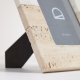 KAVE HOME Uria fotoramme i hvit marmor og beige stein 23 x 18 cm