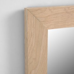 Wilany spejl med naturlig finish. Rektangulrt med en tr