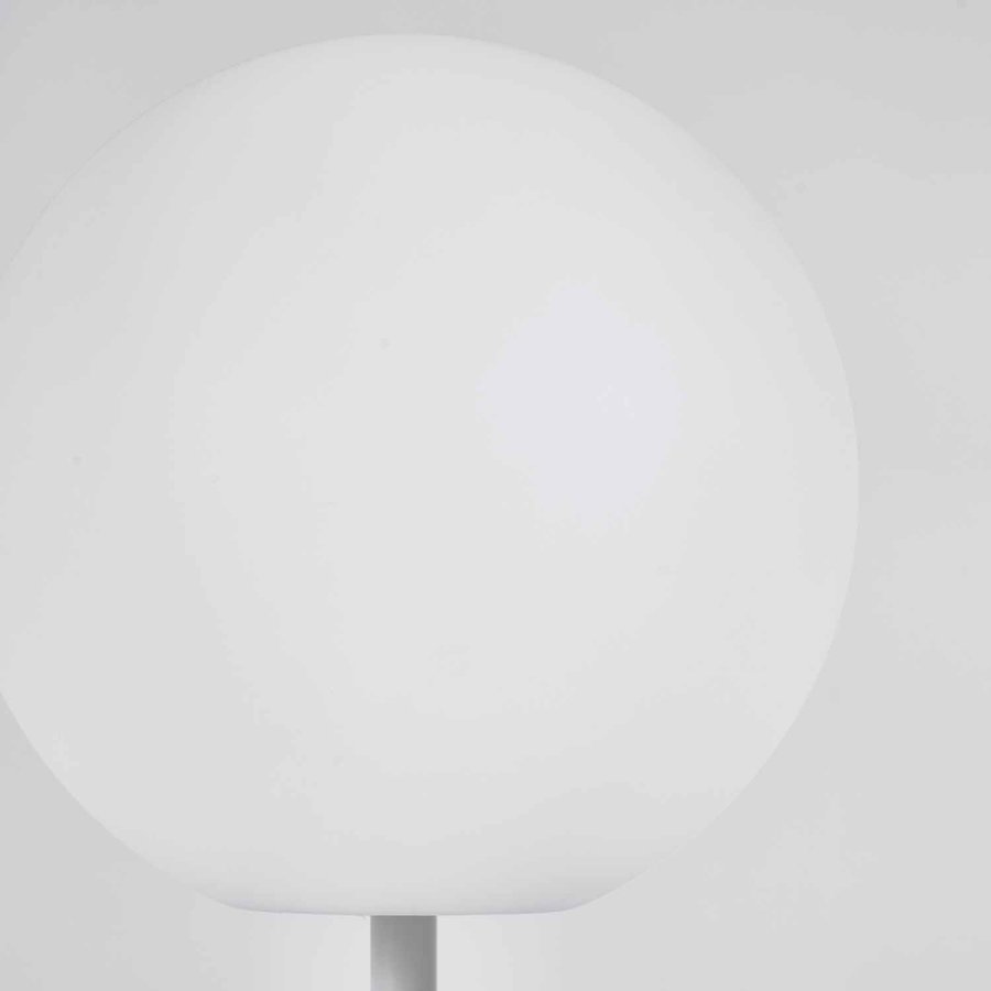 KAVE HOME Dinesh bordlampe, trdls - hvit polyetylen og hvitt stl (30)