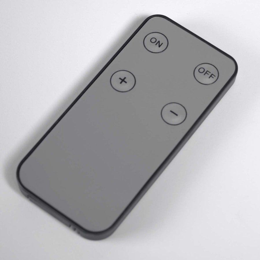 KAVE HOME Dinesh gulvlampe, batterils - sort stl og hvit polyetylen ( 35)