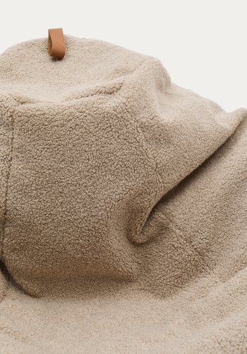 KAVE HOME Vicka puff i beige boucl, 70 cm