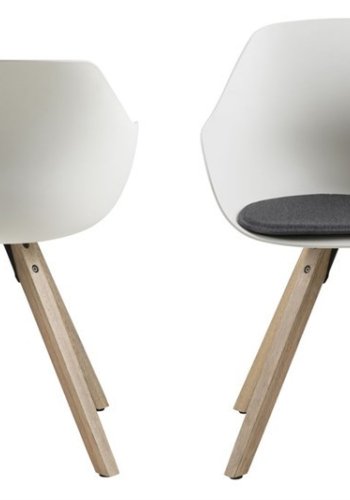 ACT NORDIC Tina spisestol med pute - hvit/natur, plast/gummitre 