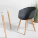 NORDLYS Alborg Esszimmerstuhl, mit Armlehnen � schwarzes Polypropylen und Naturholz