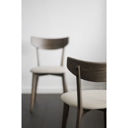 Ami Spisebordsstol - Beige Stof og Brun Eg