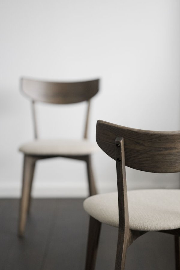 ROWICO Ami spisebordsstol - beige stof og brun eg