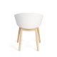 ZUIVER Void spisebordsstol, med armlener - melkehvit resirkulert polypropylen og naturlig eik