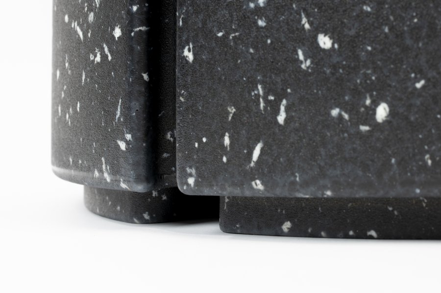 ZUIVER Bloom utendrs loungestol - svart granitt-look resirkulert exopixel