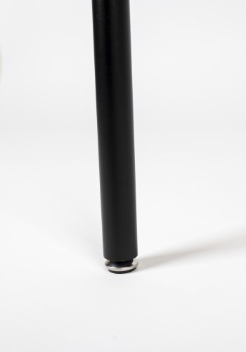 BOLD MONKEY Don't Stop The Webbing Esstisch, rund – schwarzes Furnier, Rattan und schwarzes Eisen (96)