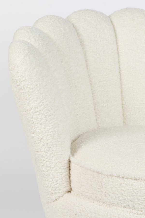 BOLD MONKEY Mother Of All Shells Drehstuhl, mit Armlehnen – weißer Teddybärstoff, Polyester und goldener Stahl