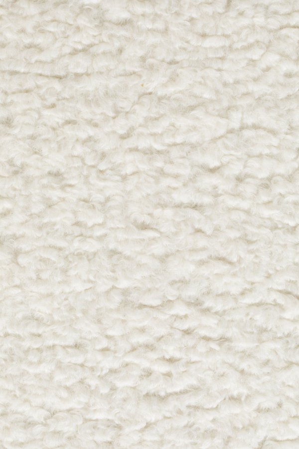 BOLD MONKEY Mother Of All Shells Drehstuhl, mit Armlehnen – weißer Teddybärstoff, Polyester und goldener Stahl