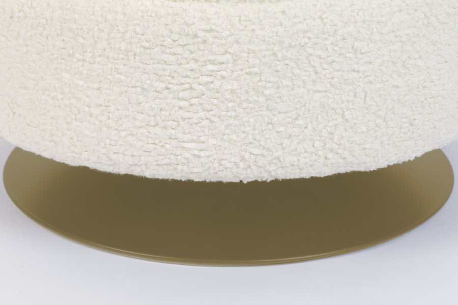 BOLD MONKEY Mother Of All Shells Drehstuhl, mit Armlehnen – weißer Teddybärstoff, Polyester und goldener Stahl