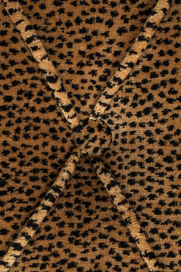 BOLD MONKEY „Too Pretty To Sit On“-Panther-Sofa, mit Nieten – brauner Samtstoff mit Panther-Print/Messingstahl