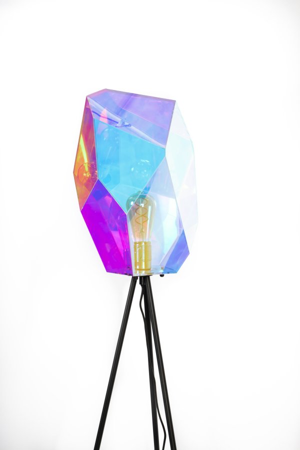 BOLD MONKEY Diamond Dear Stehlampe – regenbogenfarbenes holografisches Acryl und Eisen