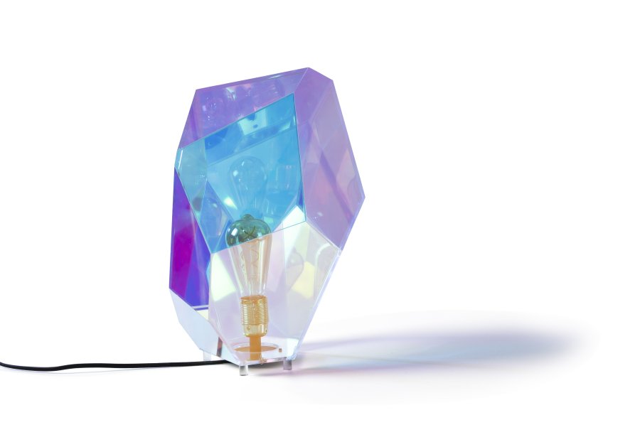 BOLD MONKEY Diamond Dear Tischlampe – regenbogenfarbenes holografisches Acryl und Eisen