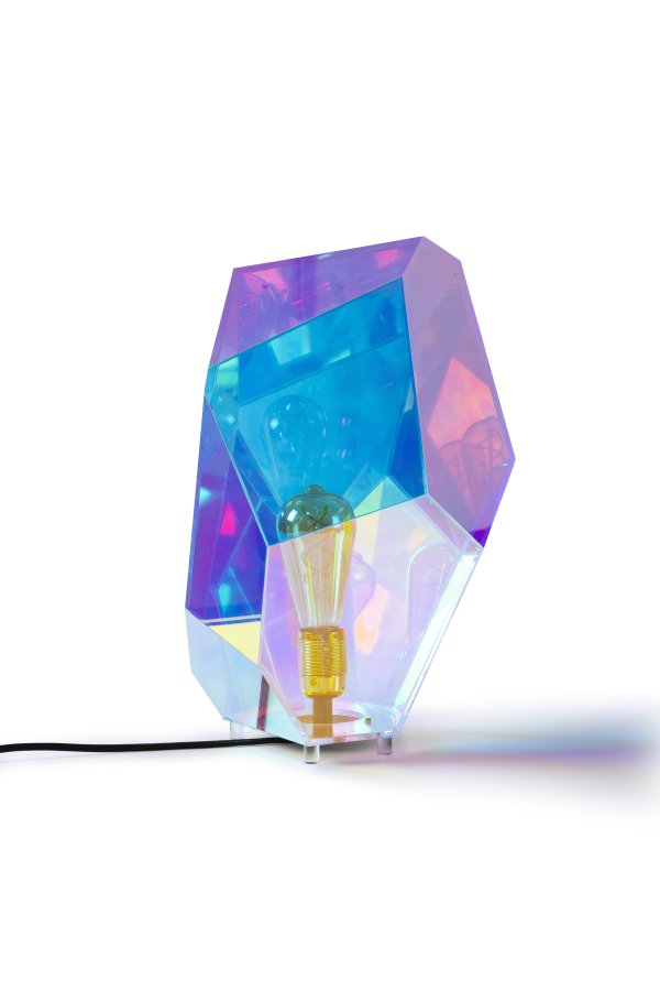 BOLD MONKEY Diamond Dear Tischlampe – regenbogenfarbenes holografisches Acryl und Eisen