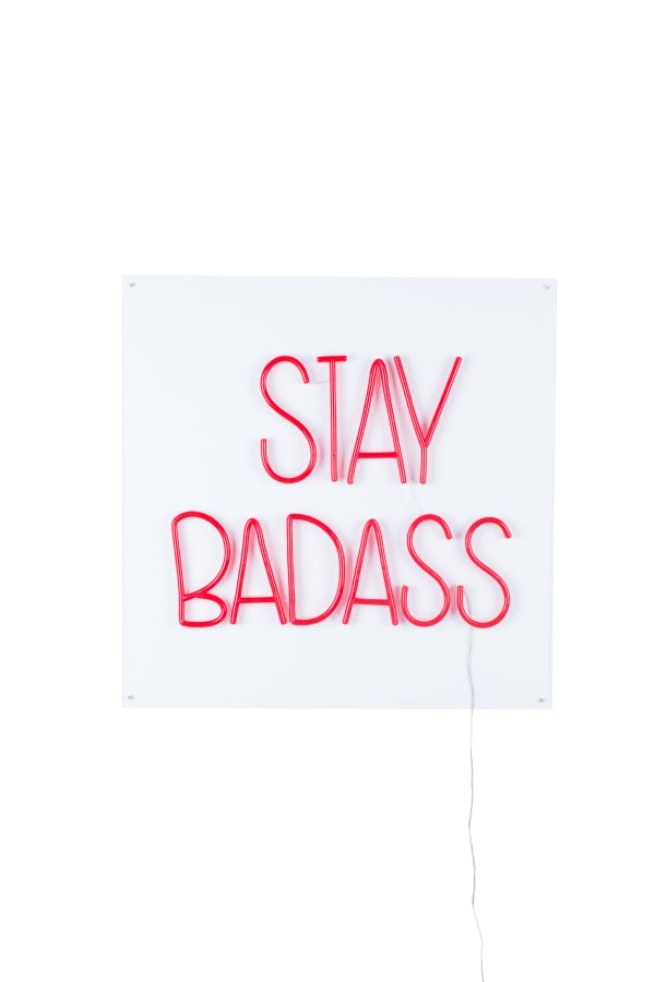 BOLD MONKEY Stay Badass LED-Neonlichtschild, quadratisch – rotes PVC und Acryl (80 x 80)
