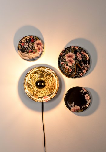 BOLD MONKEY No Food Here vegglampe - jernplater med vinyltrykt flerfarget tiger (sett med 4)