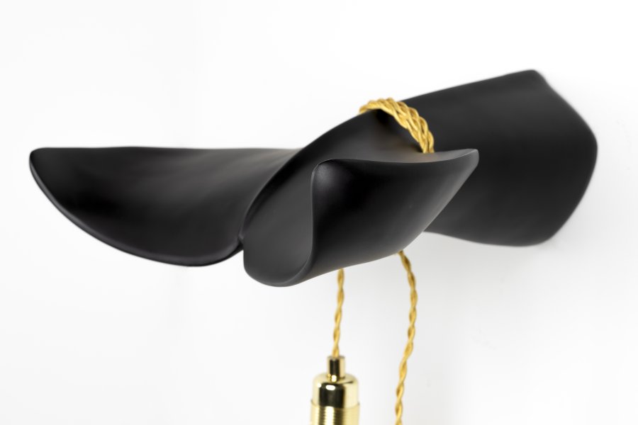 BOLD MONKEY The Tail Will Follow Wandleuchte - schwarzes Harz