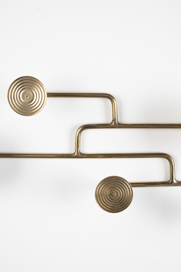 BOLD MONKEY Hypnotisierende Garderobe - Messing Aluminium/Eisen