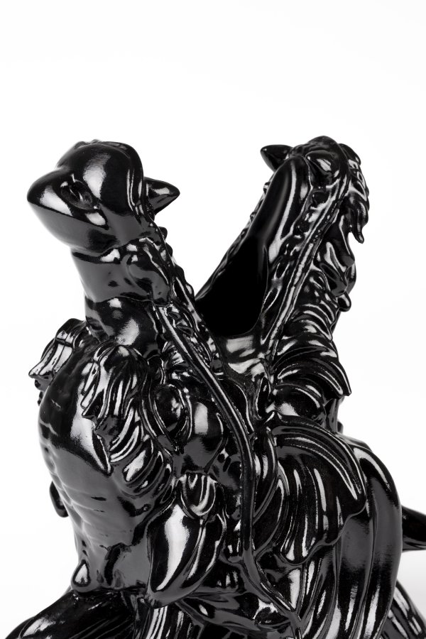 BOLD MONKEY Dragonized Bastard Vase – schwarzes Harz