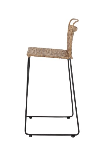 BLOOMINGVILLE Gunnel Barhocker, mit Rückenlehne und Fußstütze – natürliches Rattan und schwarzes Eisen