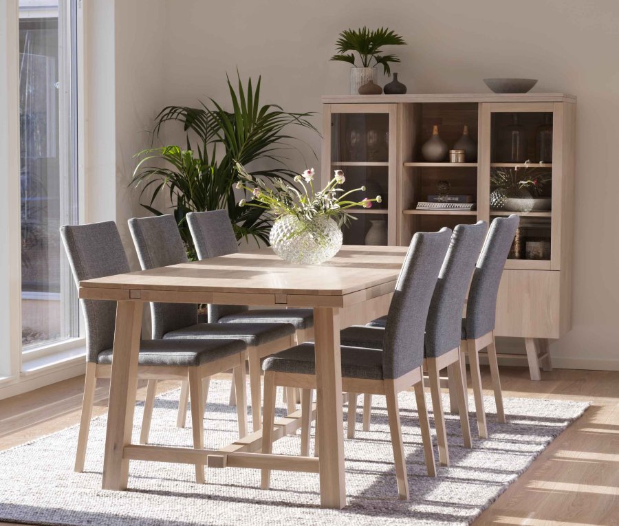 ROWICO Brooklyn vitrineskab - brstet eg, m. 4 lger og 2 skuffer 