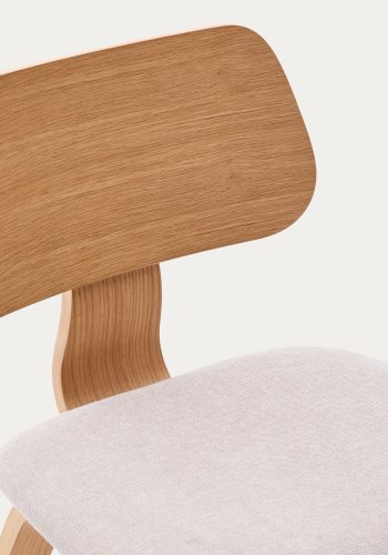 KAVE HOME Gena spisestuestol - beige chenillestoff og naturlig eikefiner