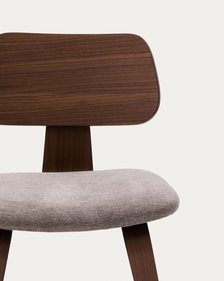 KAVE HOME Gena spisestuestol - beige chenillestoff og brun valnttfiner