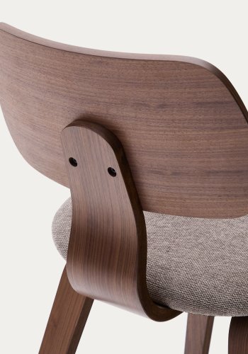 KAVE HOME Gena spisestuestol - beige chenillestoff og brun valnttfiner